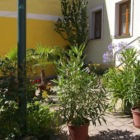 Apartment Zum Kapuziner Poysdorf